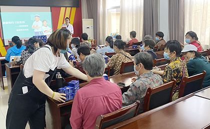 ��������Լ Cλ��������˶��߽�ʯ��ׯ�г���С��